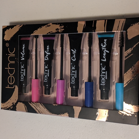 Makeup bundle - Picture 3 of 5